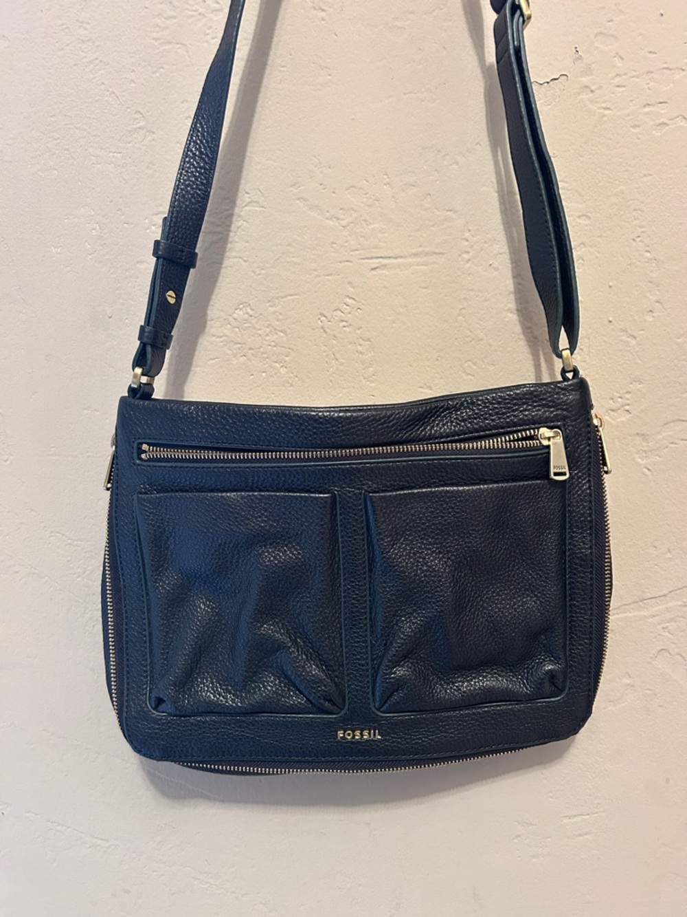 Vintage Fossil  Piper pebbled Black leather bag.      Gently used.